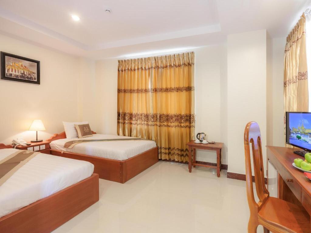 Kirirom Crystal Hotel Phnom Penh Bagian luar foto