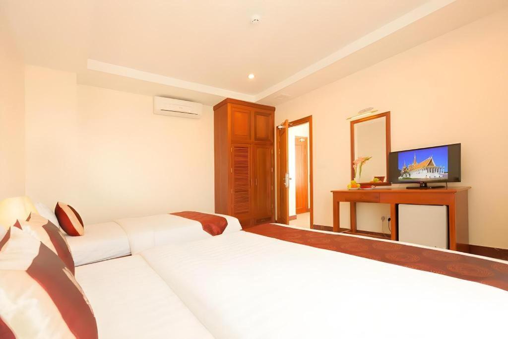 Kirirom Crystal Hotel Phnom Penh Bagian luar foto